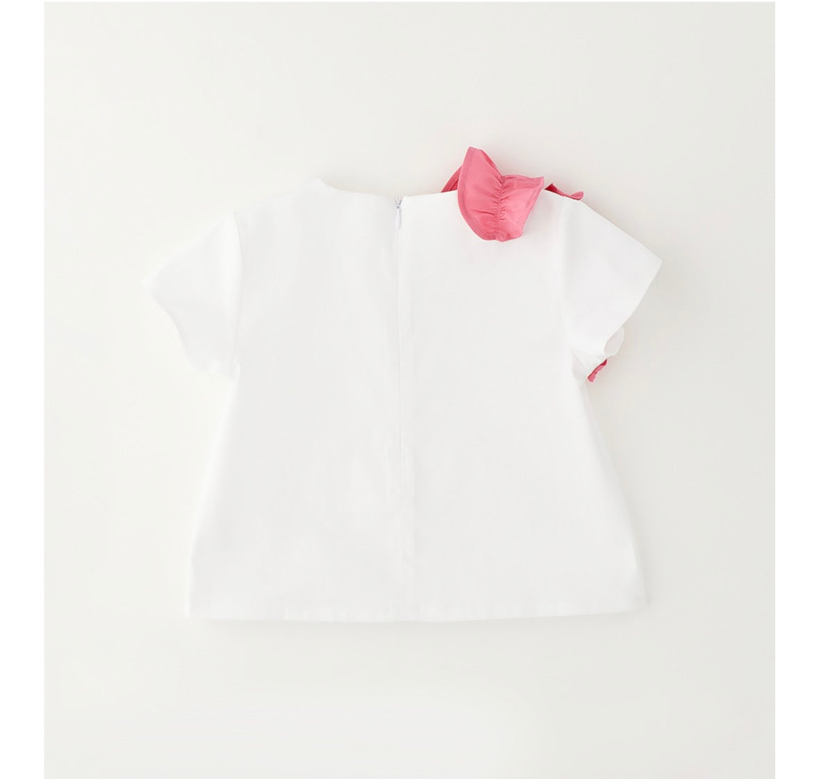 T-shirt whit ruffles